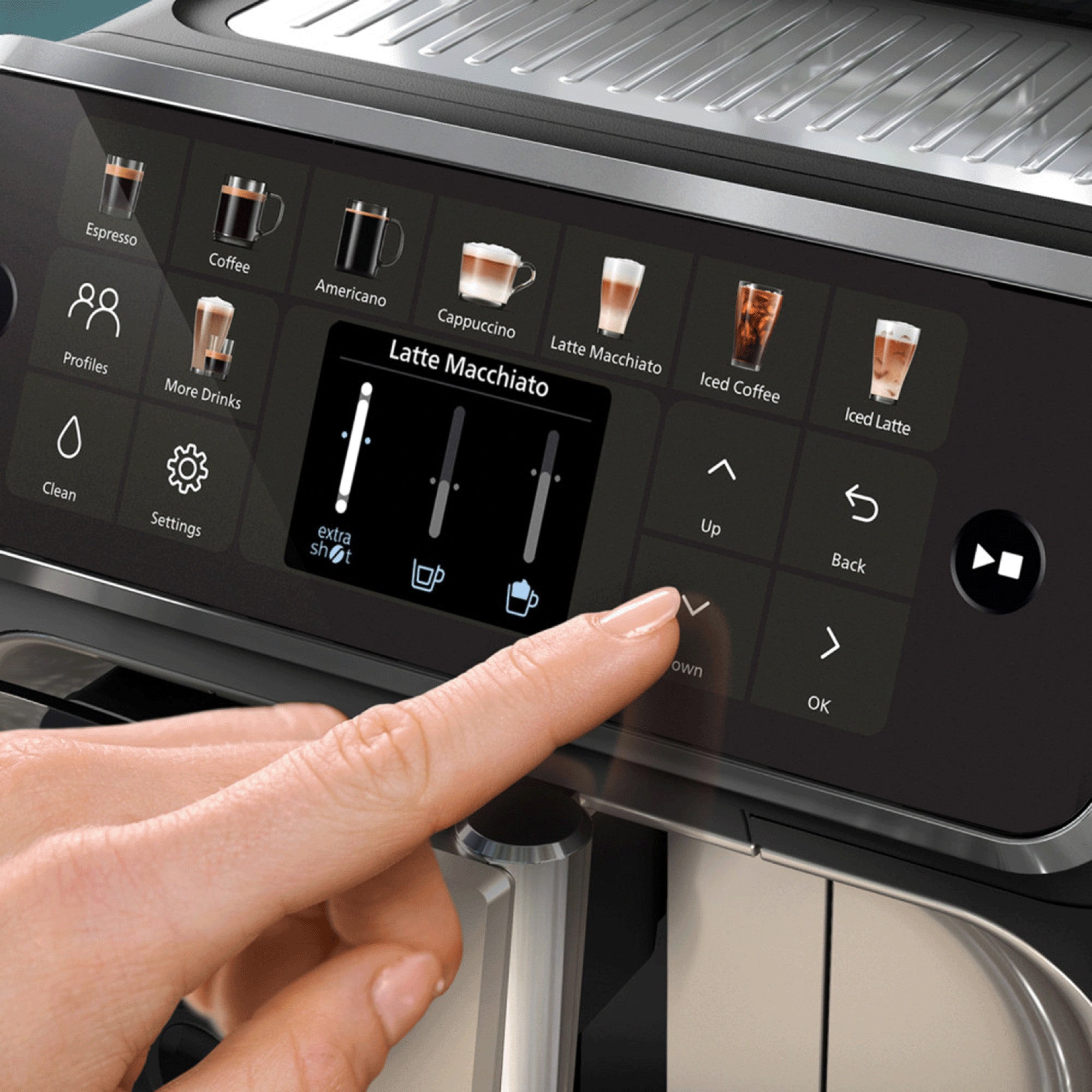 Kaffeevollautomat Serie 5500 EP5546/70 – LatteGo Milchsystem, 20 Kaffeespezialitäten (heiße und kalte), Leiser mit SilentBrew, QuickStart, Schwarz/Silber